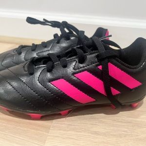 Adidas black & pink kids sz 12.5K soccer cleats